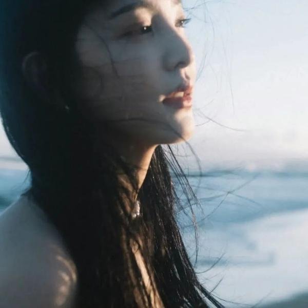 他们在沙漠中灌溉